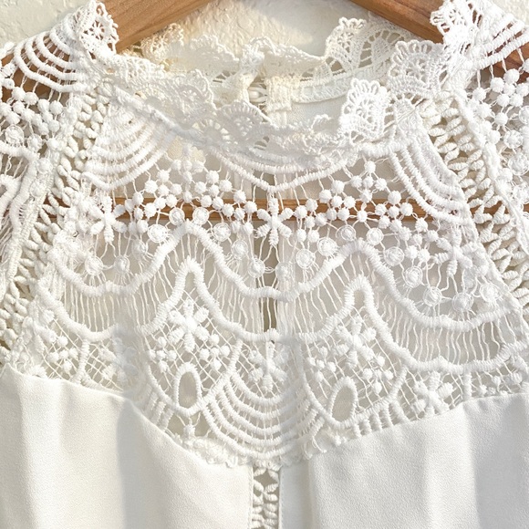 Women’s White Cap Sleeve Keyhole Lace Blouse - Picture 7 of 7